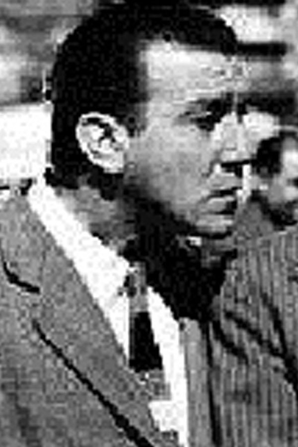 Dringue Farías as Rufino in La pérgola de las flores
