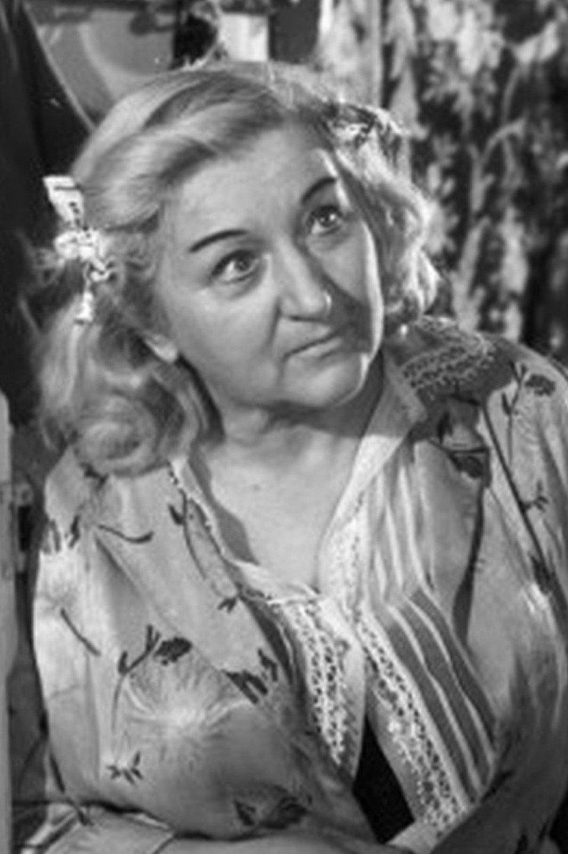 Lena Wilczyńska as Nurse in Poradnik matrymonialny
