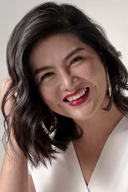 Dimples Romana as Alice in Oka Tokat