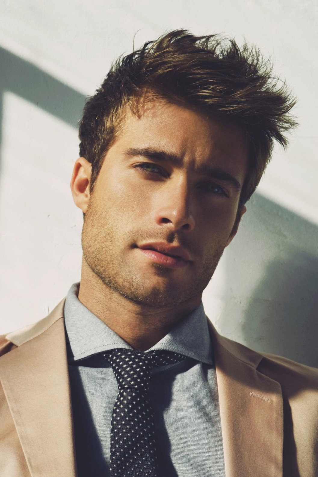 Rodrigo Guirao Díaz as Alfredo Germont in Violetta