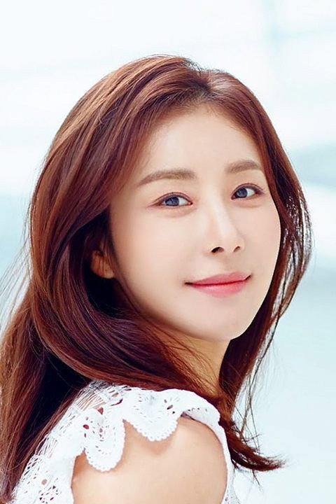 한다감 as Lee Eun-seong in Durian's Affair