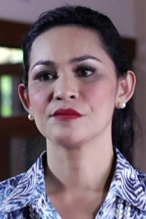 Aleza Shadan as Nabila in Di Sebalik Reda