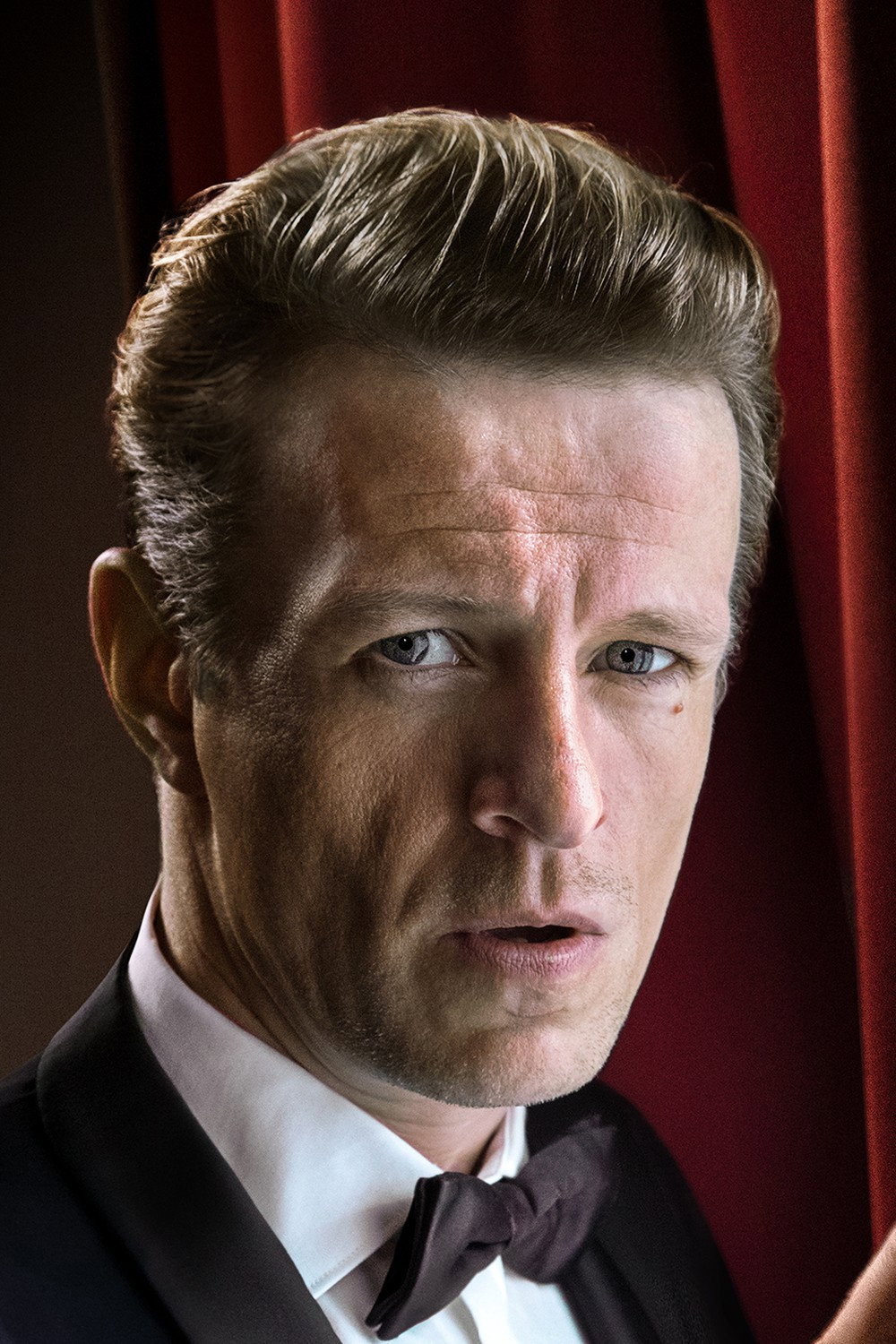 Alexander Scheer as Dieter Degowski in 54 Hours: The Gladbeck Hostage Crisis