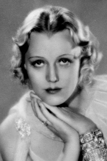 Charlotte Susa as Dame in Frühere Verhältnisse
