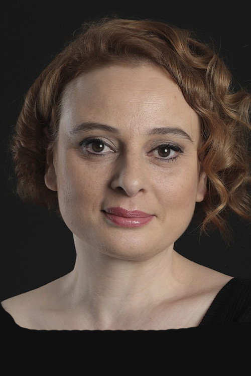 Eylem Yıldız as Zeynep Karadağ in Asmalı Konak: Hayat