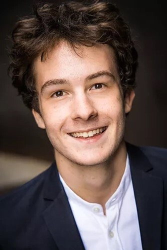 Maximilian Ehrenreich as Chris in Help, I Shrunk My Parents