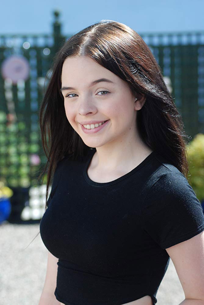 Emily Flain as Jane Berry in Zoo