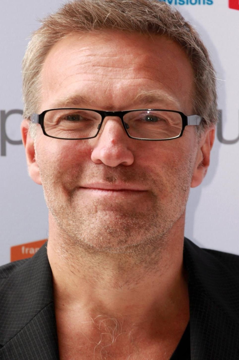 Laurent Ruquier as Self - Host in On a tout essayé