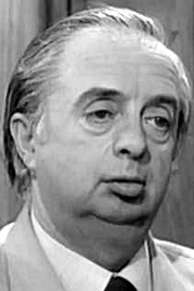 André Badin as Dugommien in San-Antonio ne pense qu'à ça