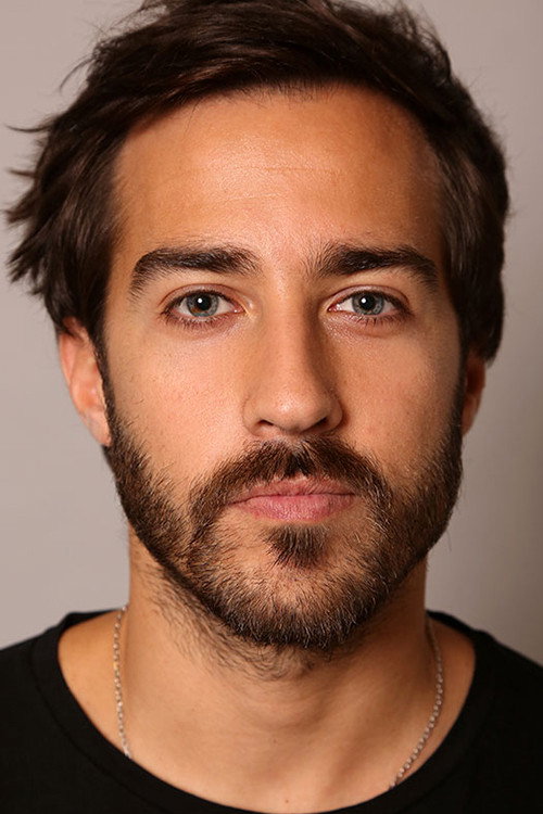 Nicolás Francella as Toto in Lion's Heart