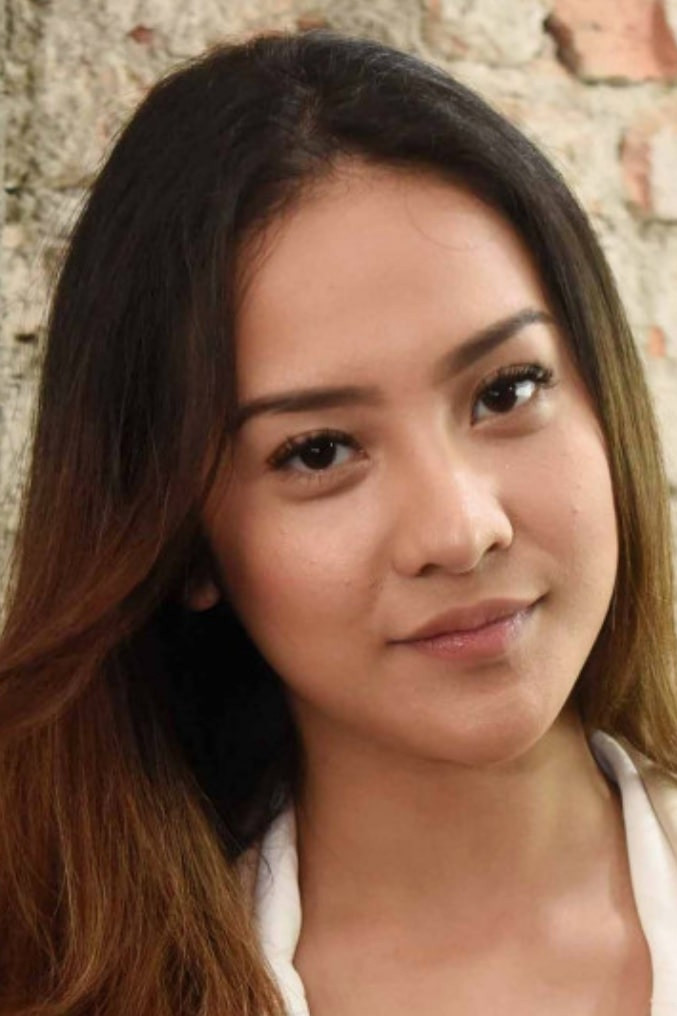 Anya Geraldine as Fitri in Rembulan Tenggelam di Wajahmu