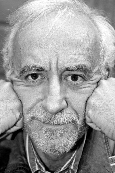 Nicola Pistoia as Spartaco Ceccacci in Finalmente Soli