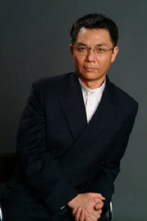 华明伟 as 张曙 in Xian Xinghai