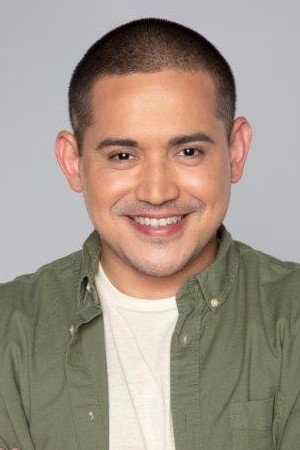 Paolo Contis as Piranus in Atlantika