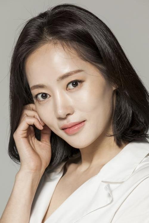 윤아정 as Kang In-kyung in That Sun in the Sky