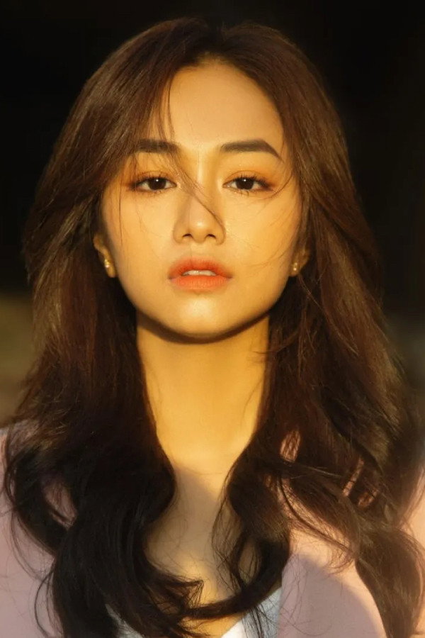 Ngân Hoà as Trinh in Tâm Sắc Tấm