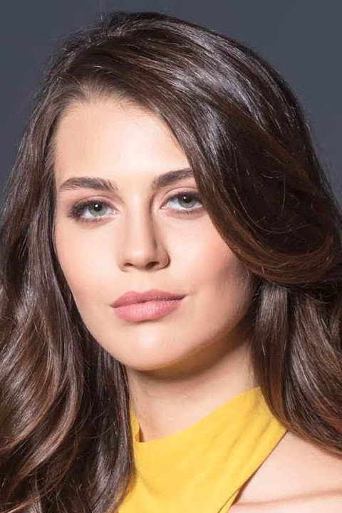 Sezgi Sena Akay as Melek in Aci Ask