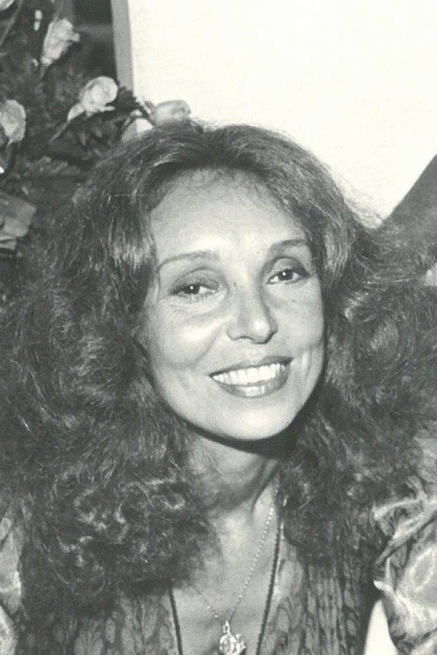 Maria Lúcia Dahl as Beth Lemos in Noite em Chamas