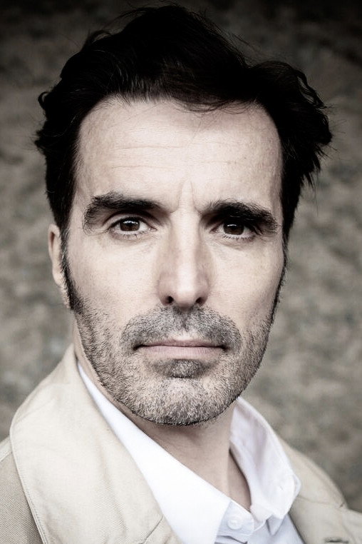 Guy Combes as Fearless Frank in Rookie