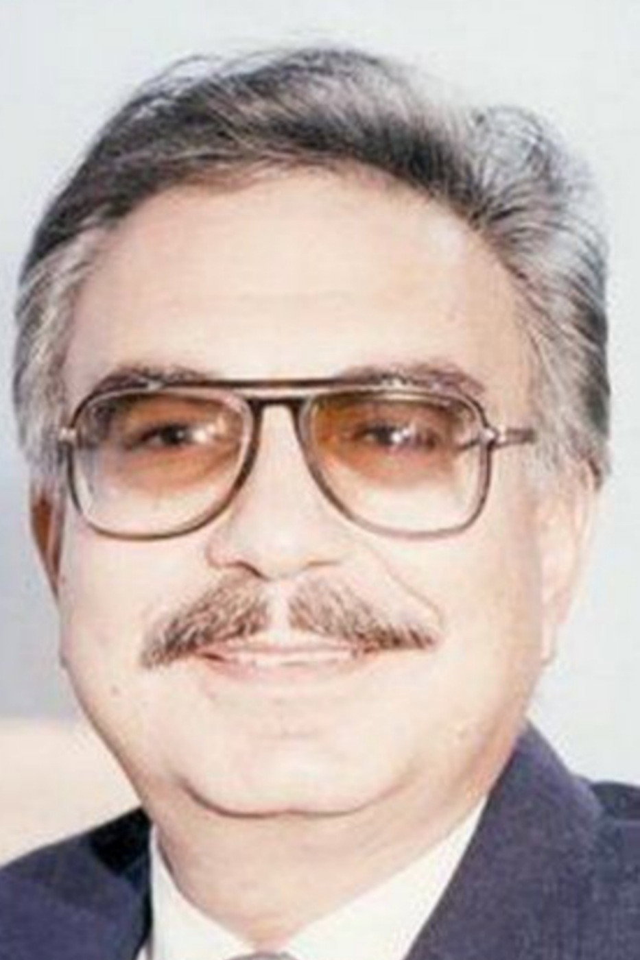 Mahmoud Abu Zaid as المدير in عفريت لكل مواطن