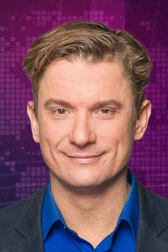 Tomáš Měcháček as Host in To se ví