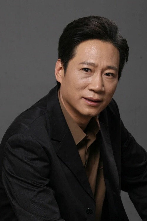 Hui Wang as Mao Zedong in The Legend of 1935