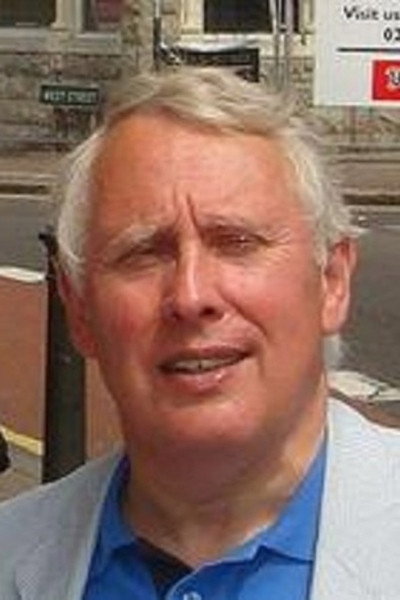 Bob Neill as Voice of Houston (voice) in Red Planet