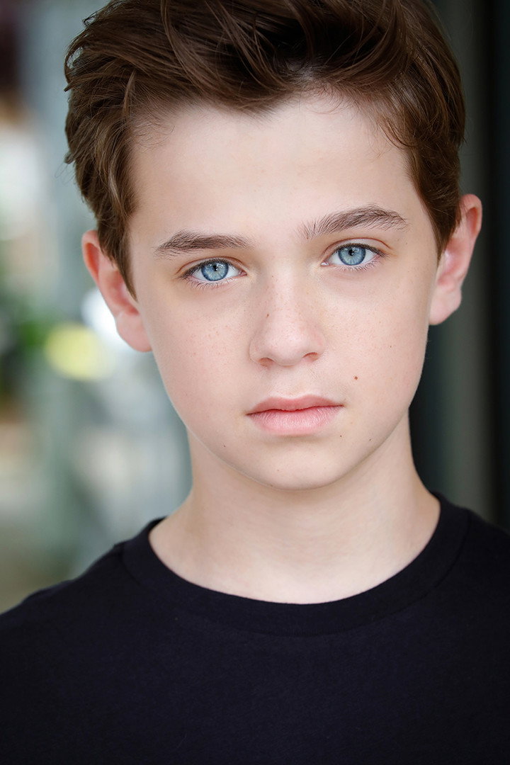 Sloane Letourneau as Reynold Carver (voice) in Costume Quest