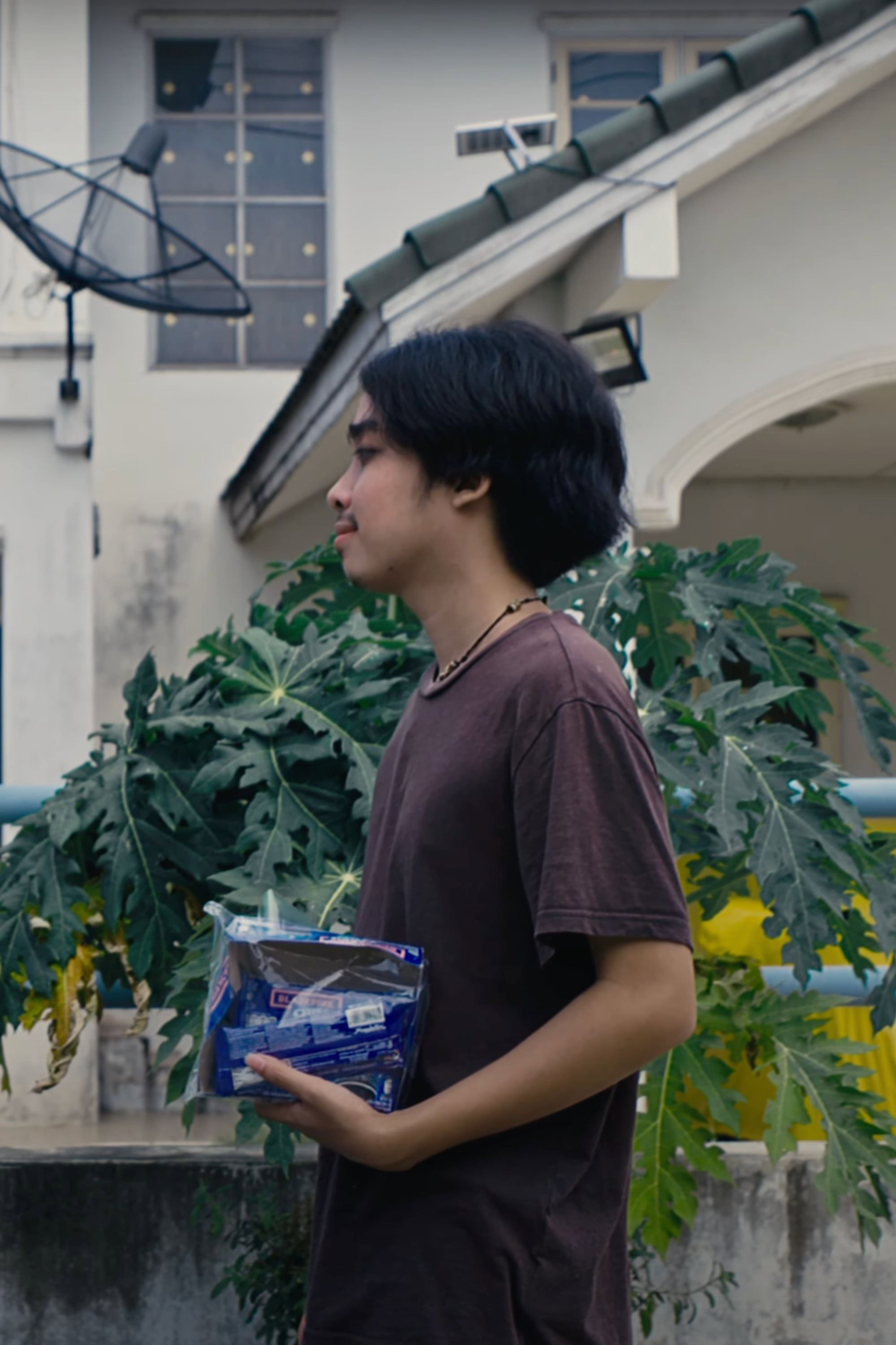 Thanainun Nuamsawasd as Agent N in Why You Go So Fast!?