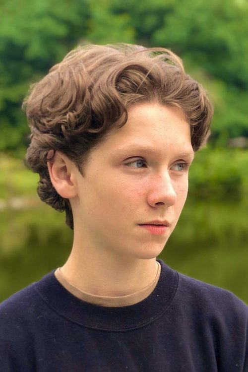 Borys Otawa as Szymon in Where the Birds Cry