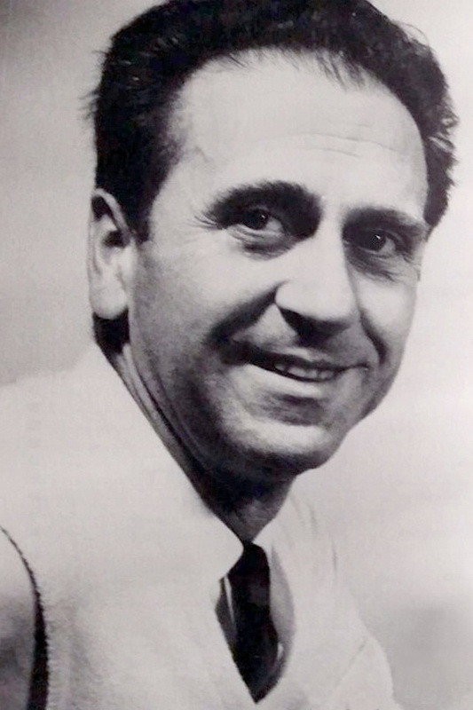 Dragutin Dobričanin as deda Boga in Shared Apartment