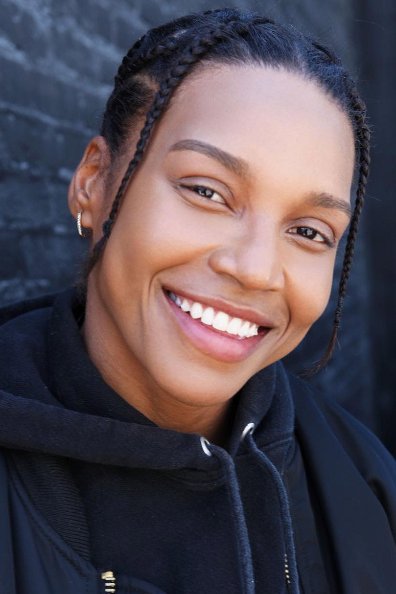 Darxia Morris as Brooklyn in Keep Me In Mind