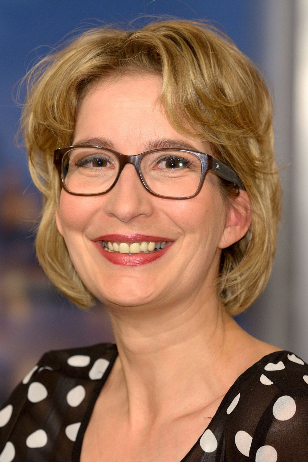 Yvonne Willicks as Self in 5 Fallen – 2 Experten