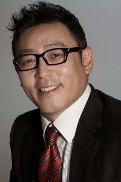이병진 as Shin Byung-jin in Kimchi Cheese Smile