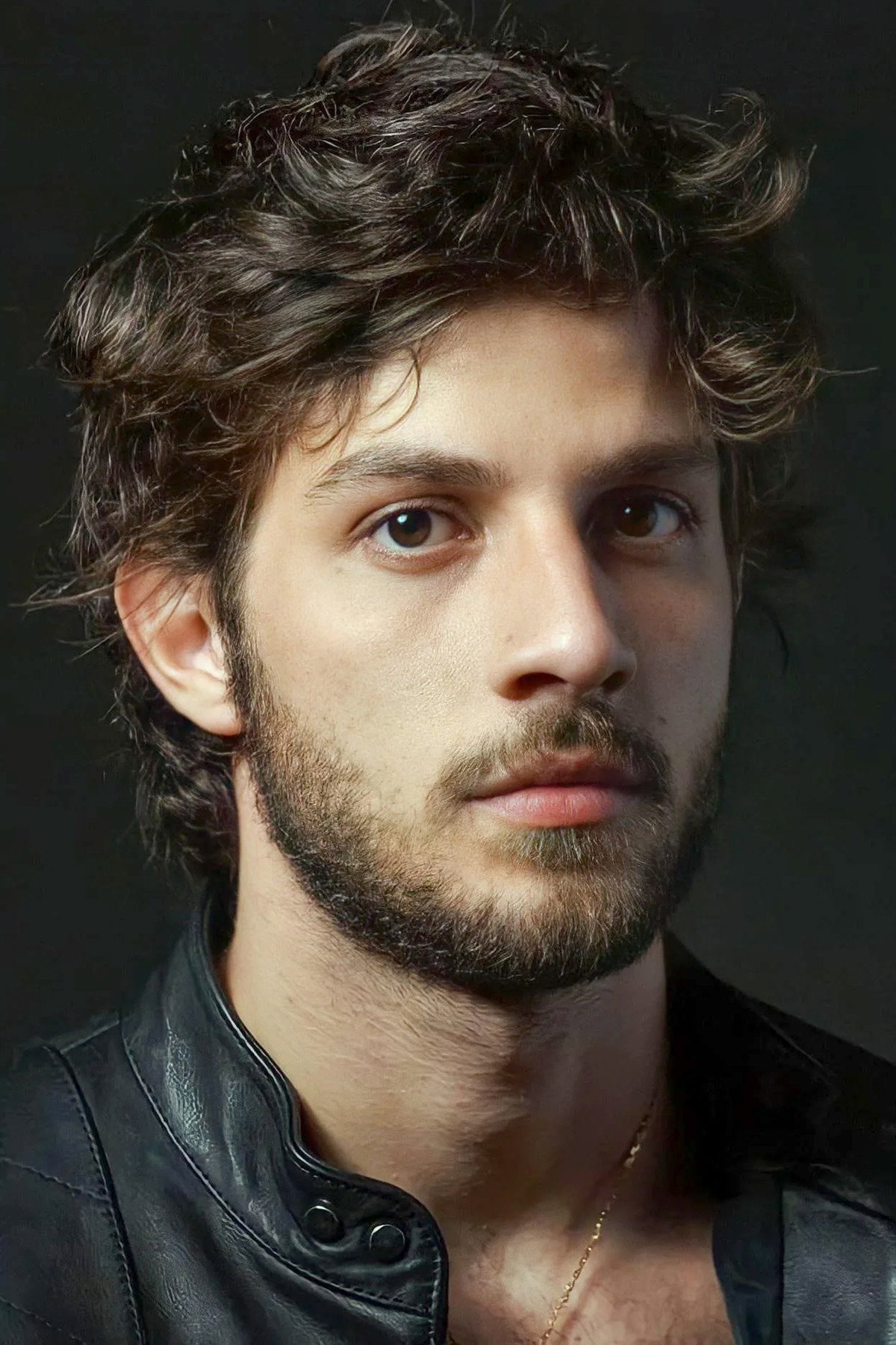 Chay Suede as Ariovaldo Fernandes (Ari) in The Path