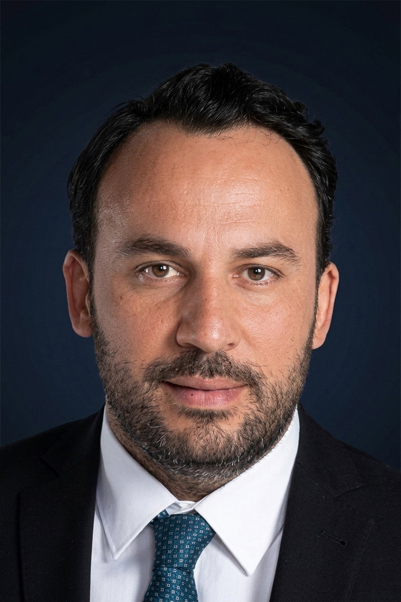 Ferit Aktuğ as Prof. Dr. Ekin Kurtulan in Doctor: In Another Life