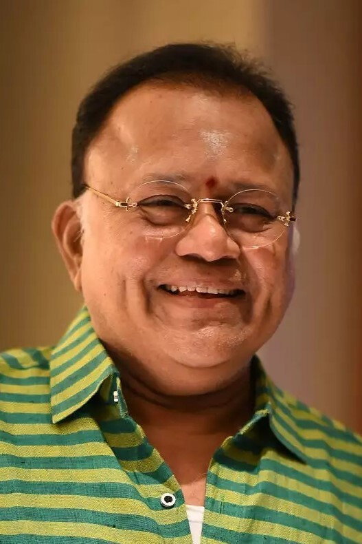 ராதாரவி as Krishnamoorthy in Sivalinga