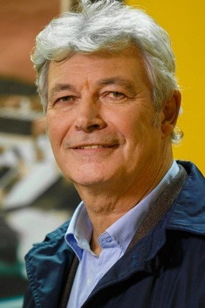 Roberto Alpi as Mario Mancini in Alice on the Run