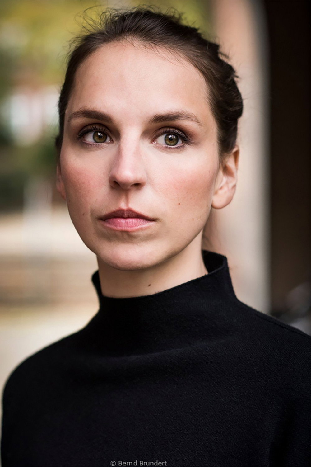 Caroline Erikson as Maya in Moppi und der Leckerladen