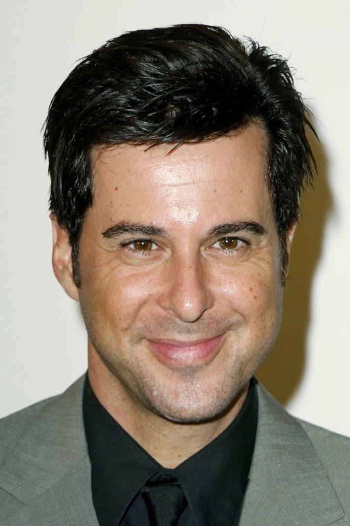 Jonathan Silverman as Johnny in National Lampoon's Snatched