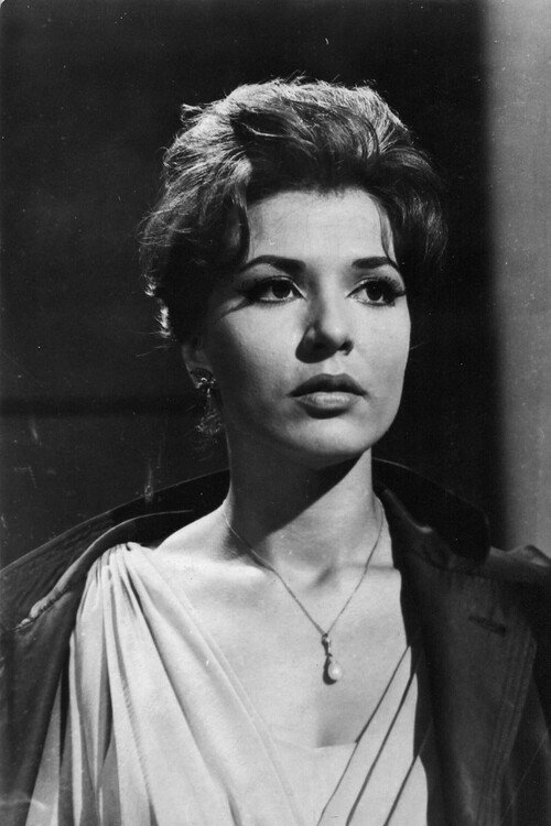 Αλίκη Γεωργούλη as Maria in The Island of the Brave