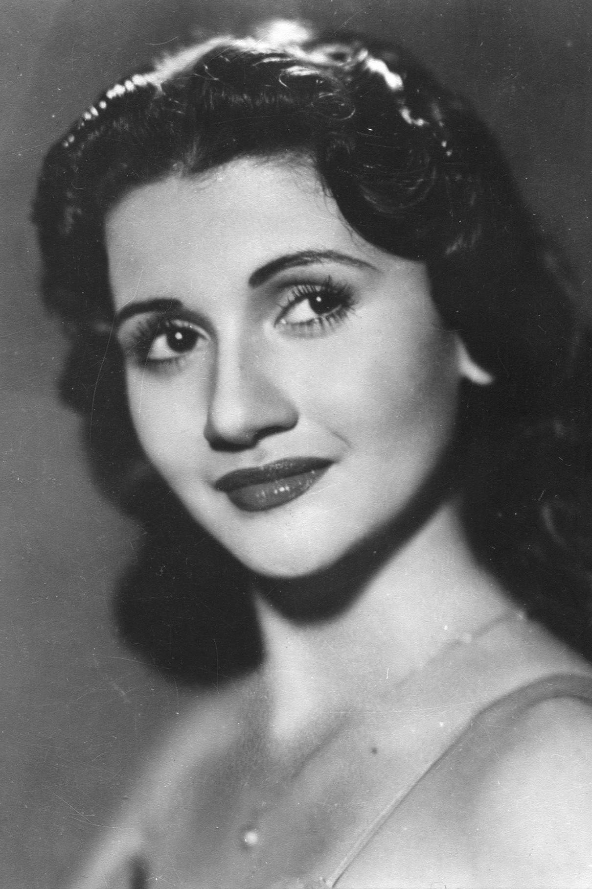 Rosa Rosal as Salome in Correctional