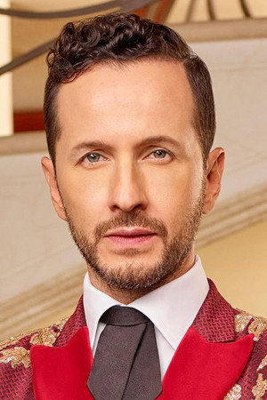 Óscar Madrazo as Self - Judge in Drag Race México