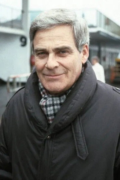Karl-Heinz Vosgerau as Frank Gifford in Die Wächter