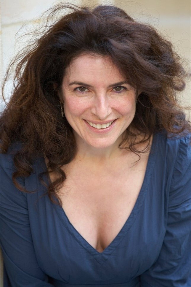 Catherine Lascault as Irène in La Fille sur le pont