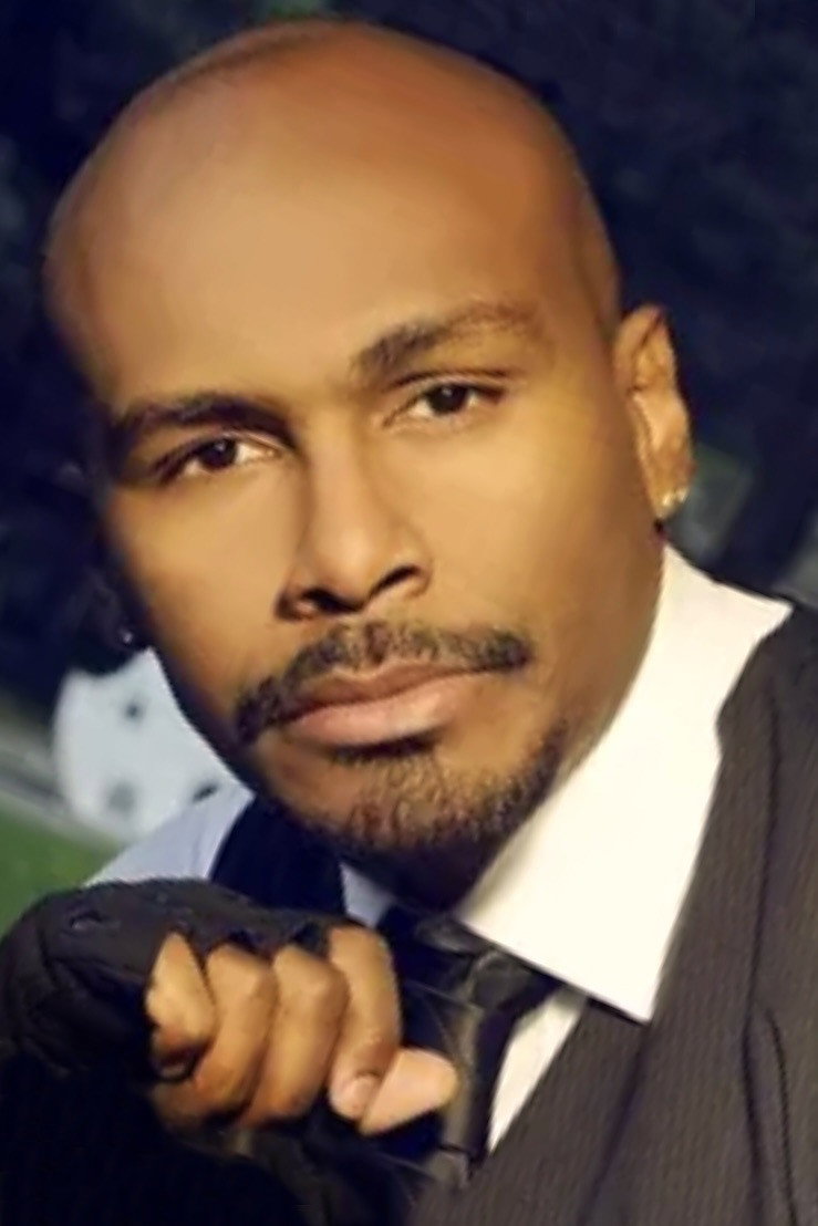 Taiguara Nazareth as André in Presença de Anita