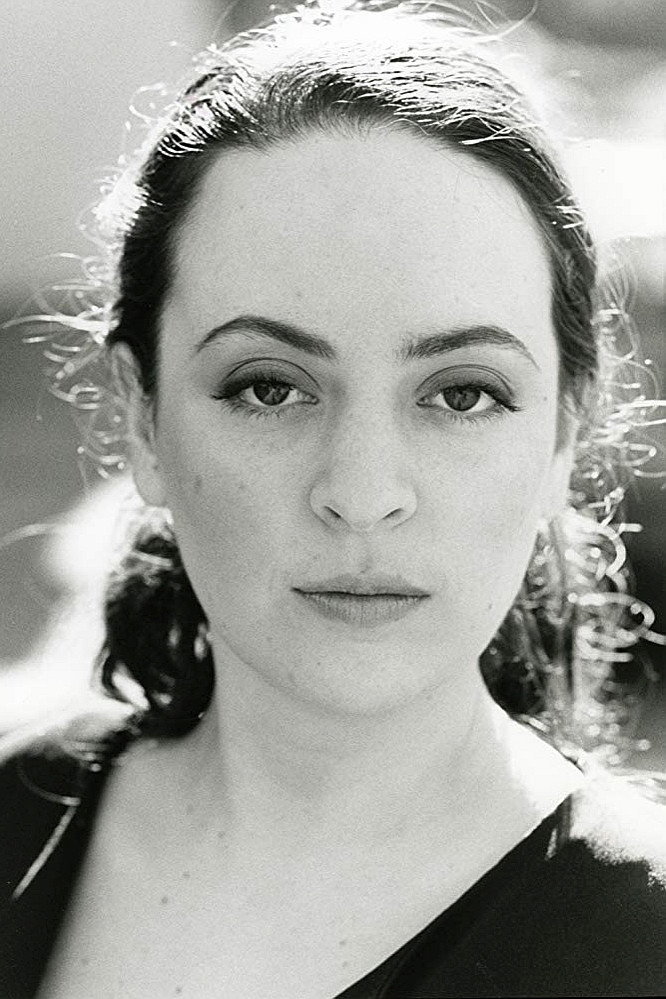 Claudine-Helene Aumord as Jen in Tooth Fairy
