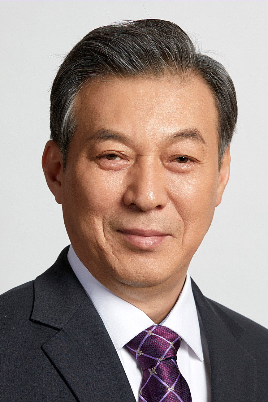 김갑수 as Yoo Ki-young in Alone in Love