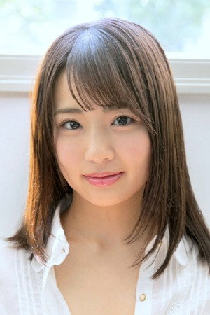 平嶋夏海 as Momoko Kube in Hierarchy of Girls: A Girl at the Bottom