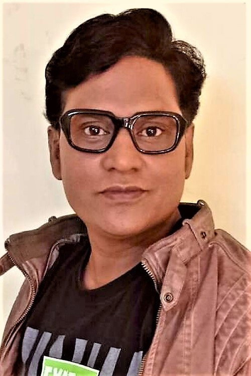 Saheb Das Manikpuri as Khiloni in May I Come in Madam?